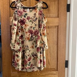 Honeyme, Floral, Draped Sleeve Cold-Shoulder Dress, size Large